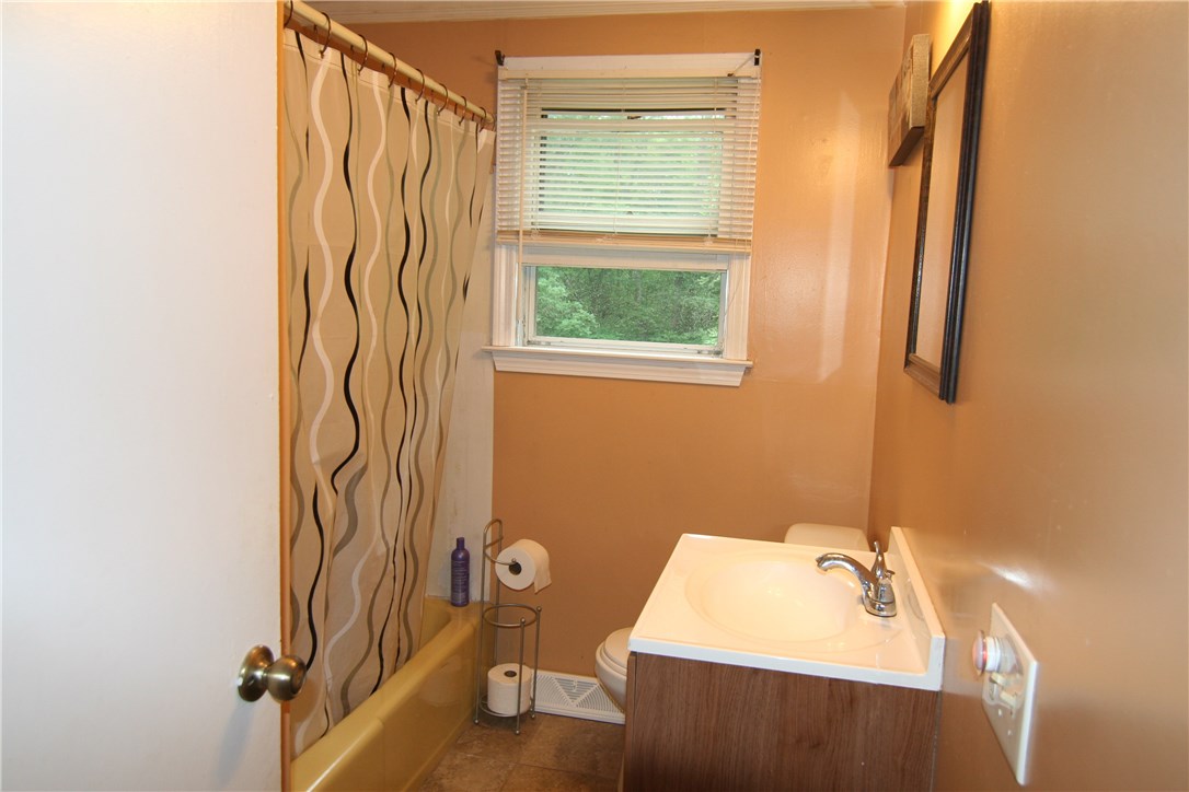 485 Gardiner Road Richmond, RI 02892 - Photo 4 of 7 Gallery Image 4