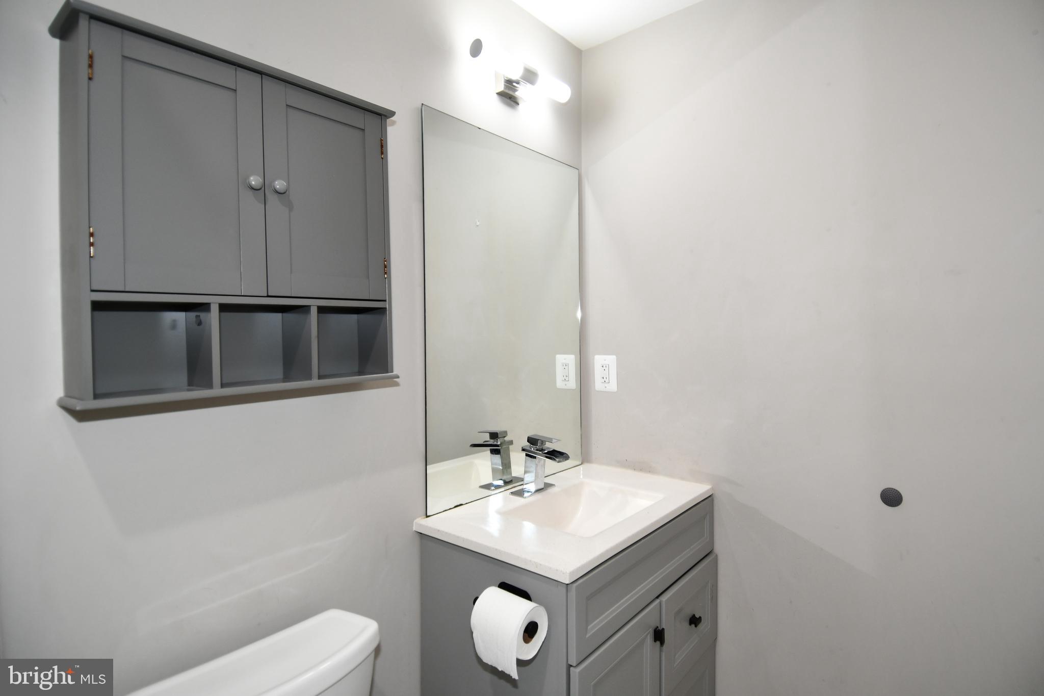 1040 Bladensburg Road Northeast, Unit 0B Washington, DC 20002 - Photo 16 of 21 Full, en-suite bathroom
