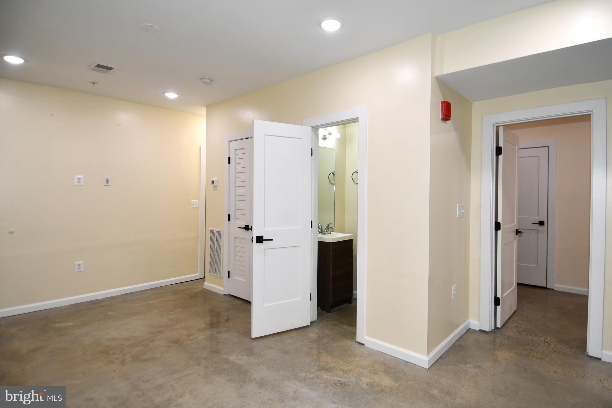 1040 Bladensburg Road Northeast, Unit 0B Washington, DC 20002 - Photo 8 of 21 Convenient half bath