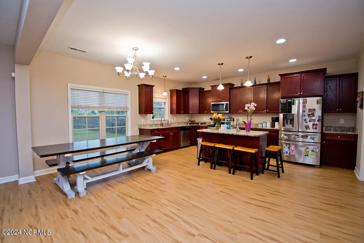 397 Inverness Drive Hubert, NC 28539 - Photo 14 of 50 Dining and kitchen