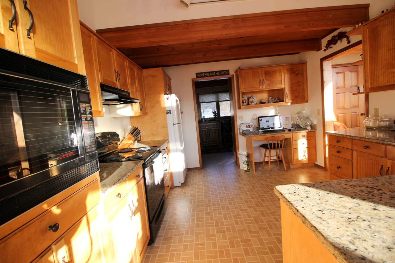 84 Old Street Road Peterborough, NH 03458 - Photo 14 of 23 Gallery Image 14