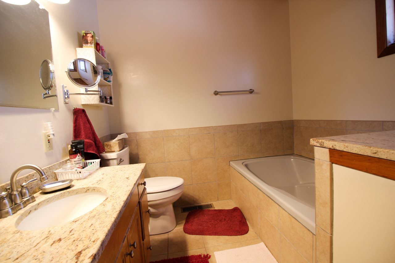84 Old Street Road Peterborough, NH 03458 - Photo 17 of 23 Gallery Image 17