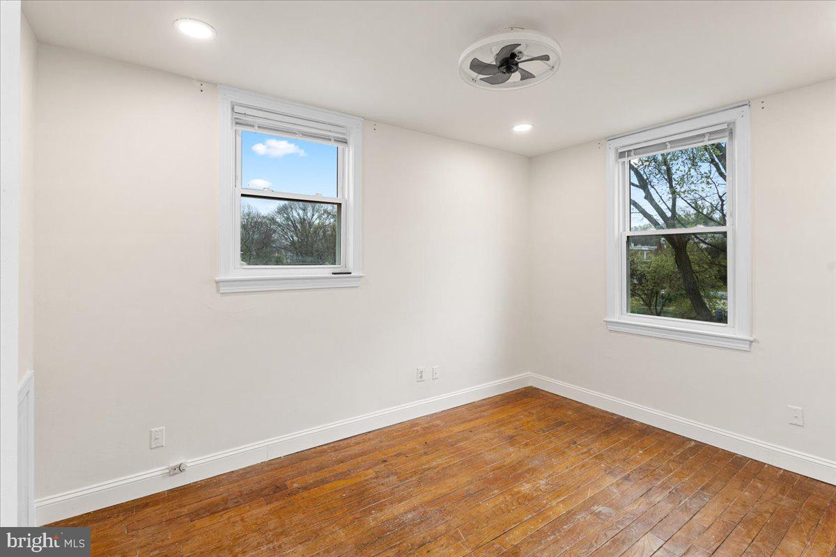 4027 D Street Southeast Washington, DC 20019 - Photo 16 of 32 an empty room with a window