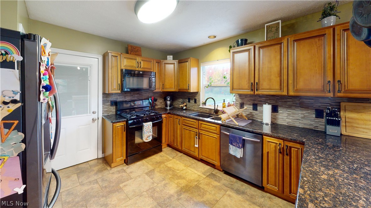 16400 Moseley Road Thompson, OH 44086 - Photo 7 of 21 Gallery Image 7