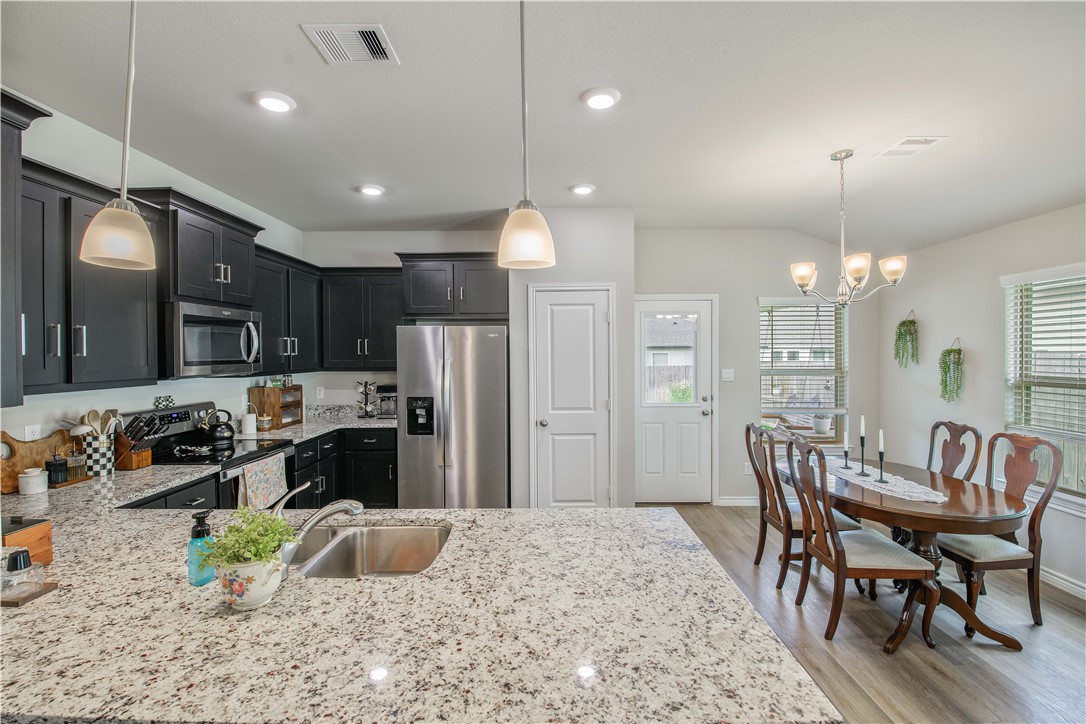 2160 Chief Street Bryan, TX 77807 - Photo 9 of 19