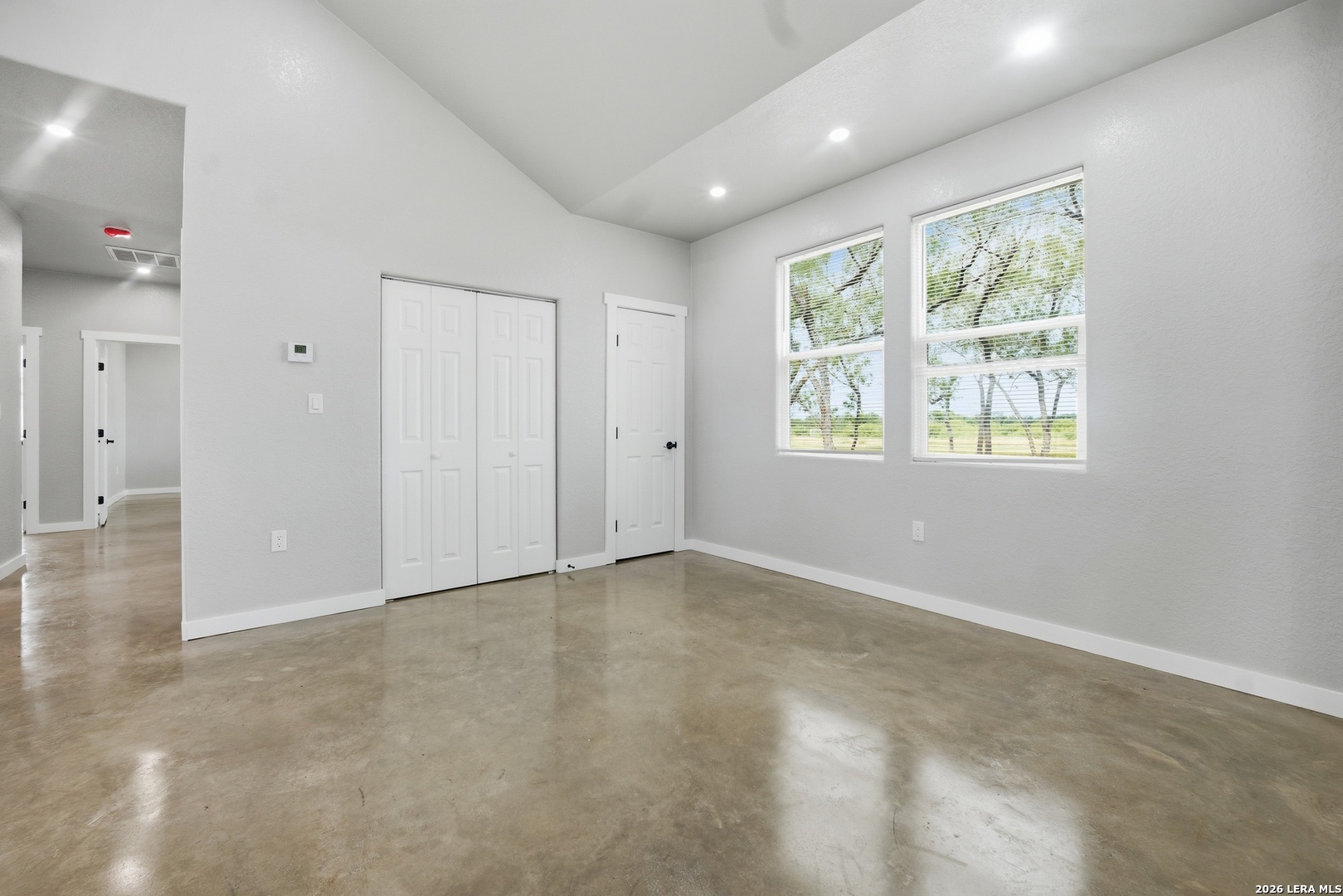 157 Sylas Hayes Loop Pleasanton, TX 78064 - Photo 9 of 32