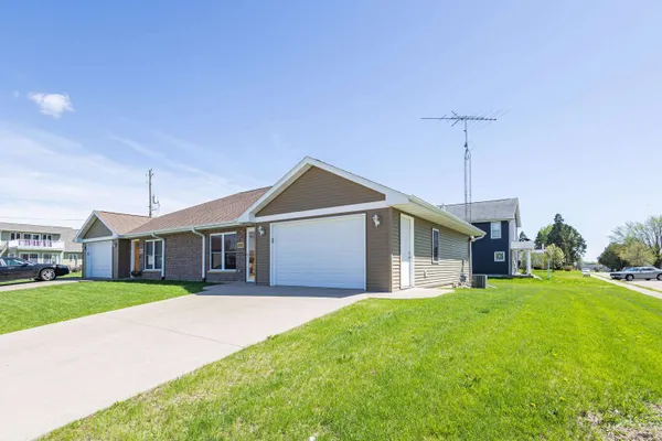 $199,900 | 302 East Clay Street, Cuba City, WI 53807