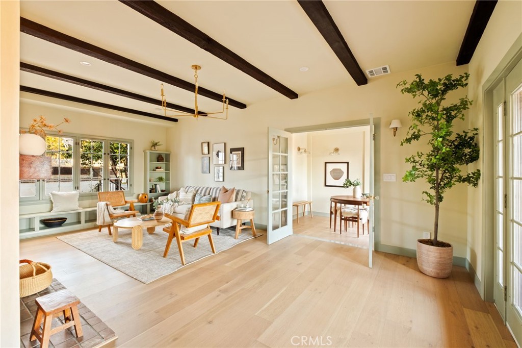 1578 Morada Place Altadena, CA 91001 - Photo 4 of 58 a living room with furniture