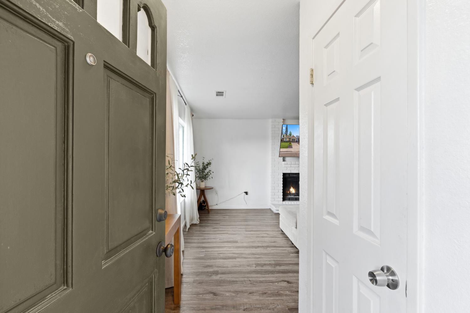 970 West Tuolumne Road Turlock, CA 95382 - Photo 6 of 28