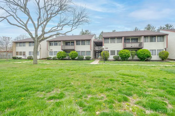 $195,000 | 12 J Avon Drive, East Windsor, NJ 08520