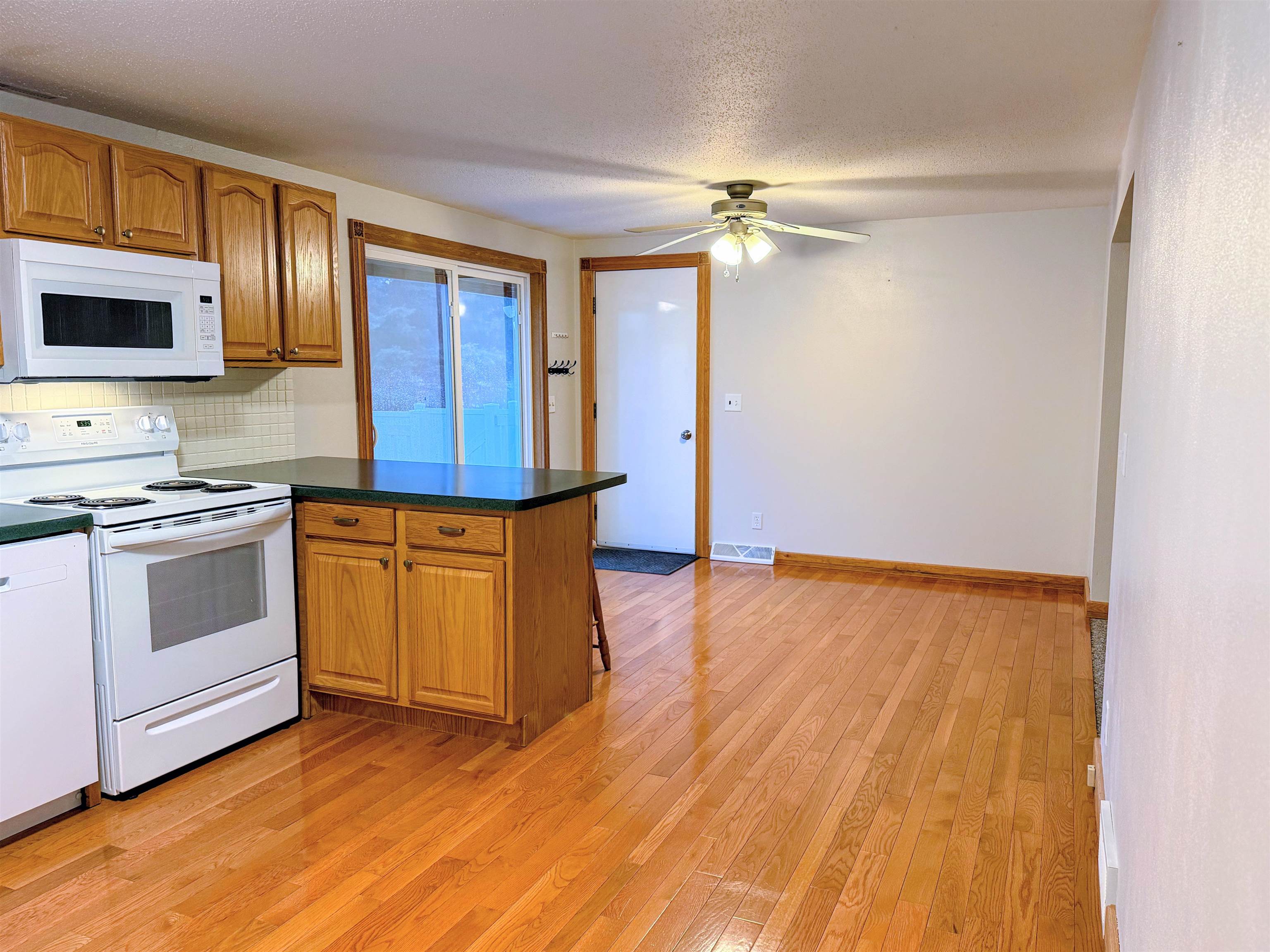 1317 South 5th Street Prairie du Chien, WI 53821 - Photo 10 of 31