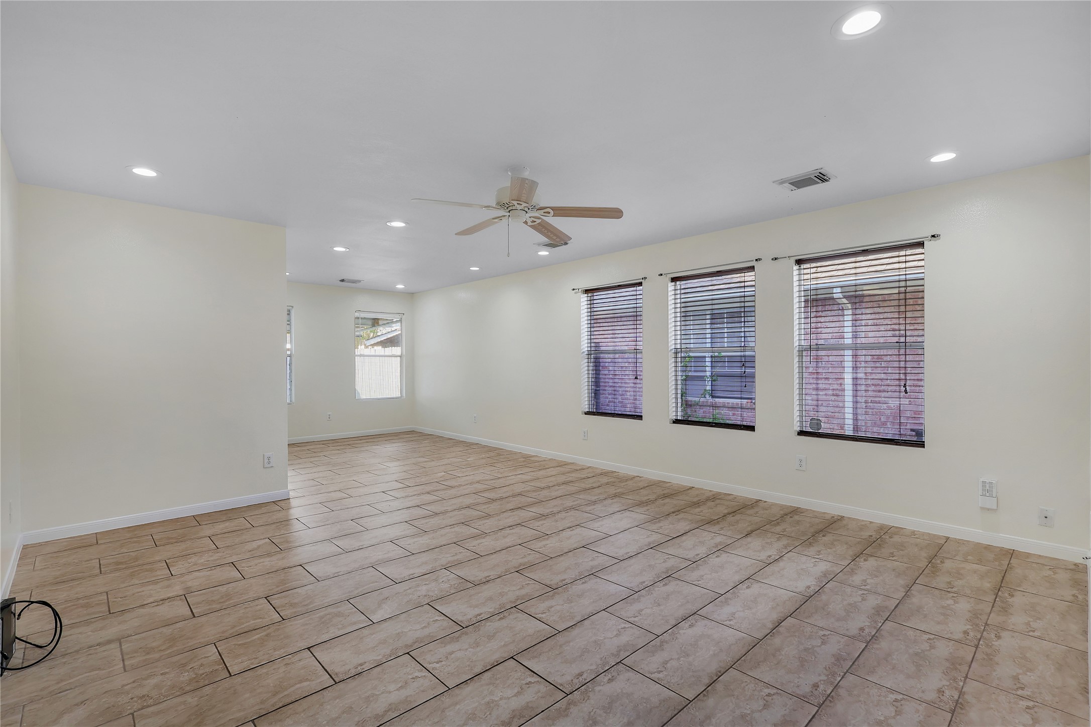 1117 Willersley Lane Channelview, TX 77530 - Photo 13 of 27 a view of an empty room with a window