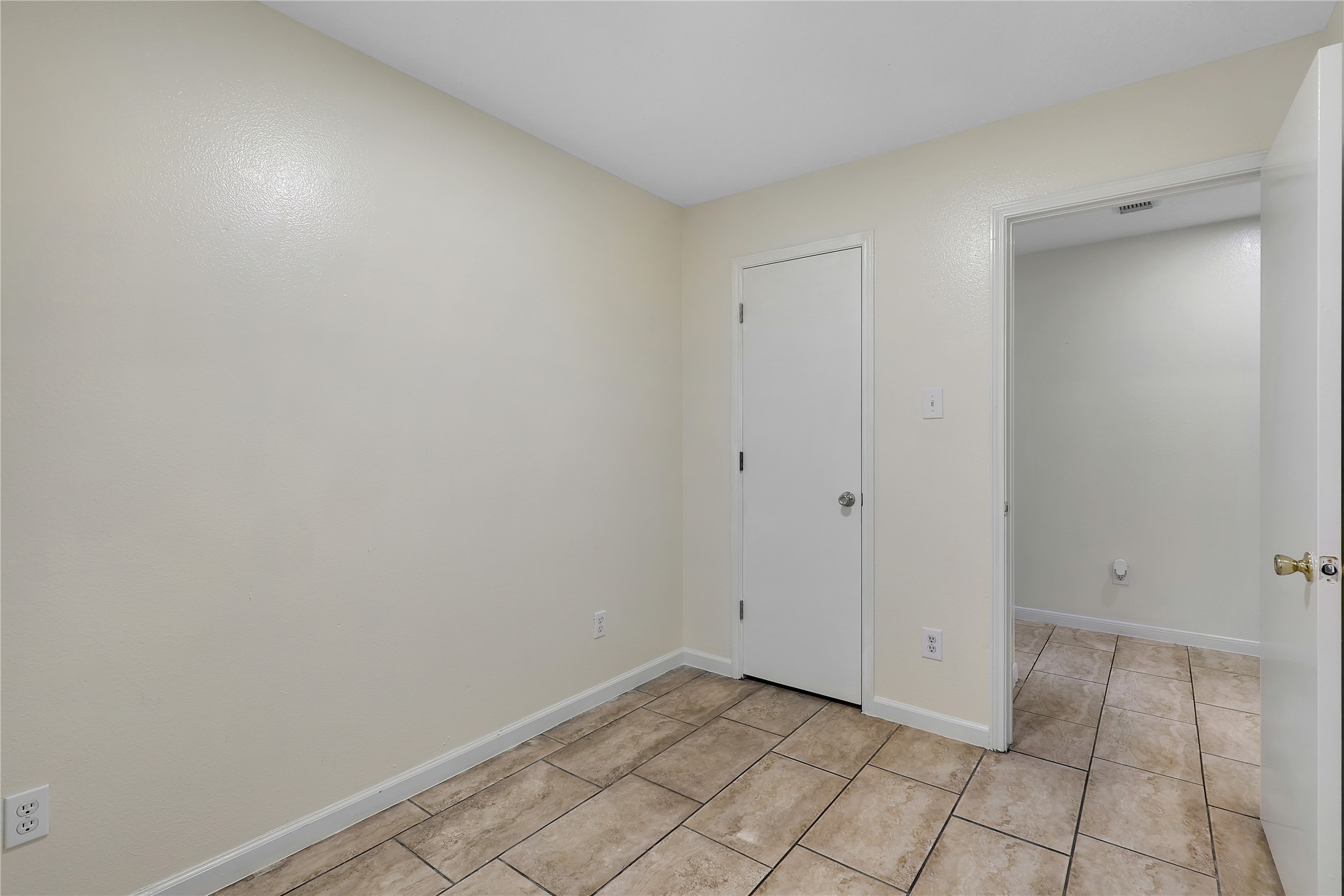 1117 Willersley Lane Channelview, TX 77530 - Photo 7 of 27 a view of an empty room