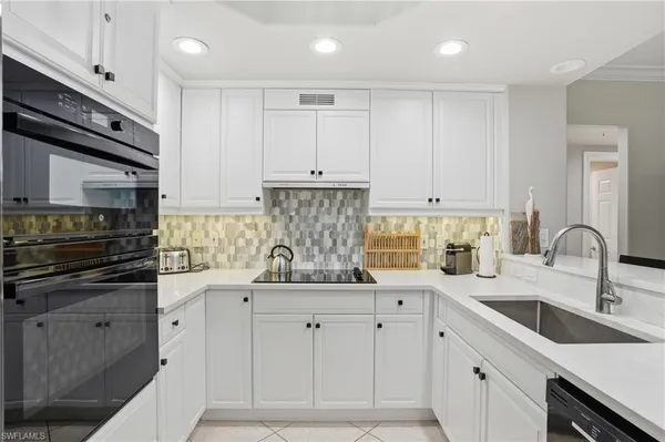$849,000 | 2738 Tiburon Boulevard East, Unit B104, Naples, FL 34109