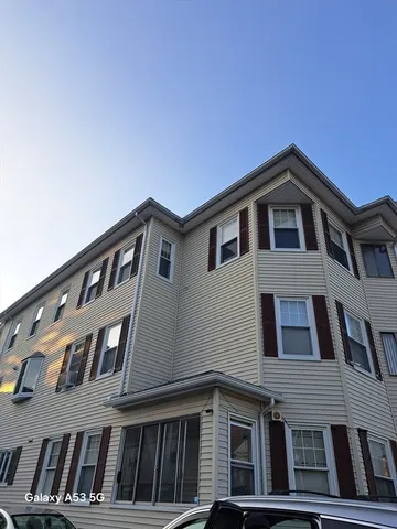 $2,500 | 16 Houghton Street, Unit 2, Worcester, MA 01604