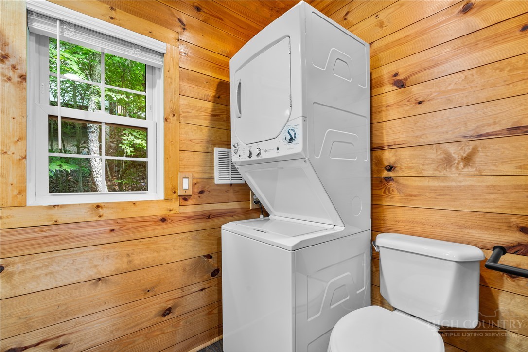 180 Longview Road Newland, NC 28657 - Photo 14 of 49