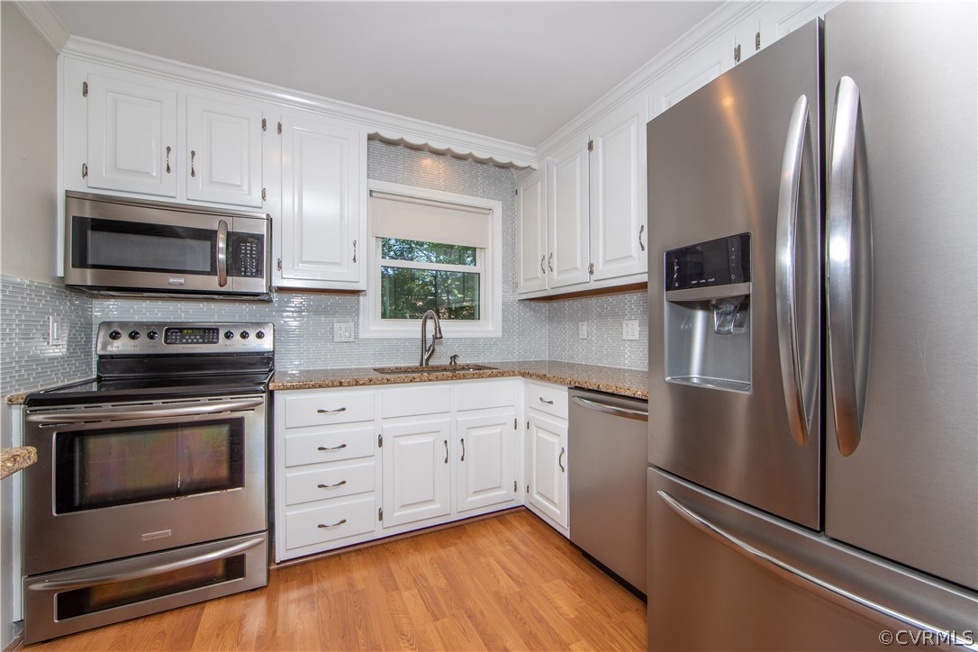 1549 Sandgate Road Midlothian, VA 23113 - Photo 7 of 28 Granite Counters and tile backsplash