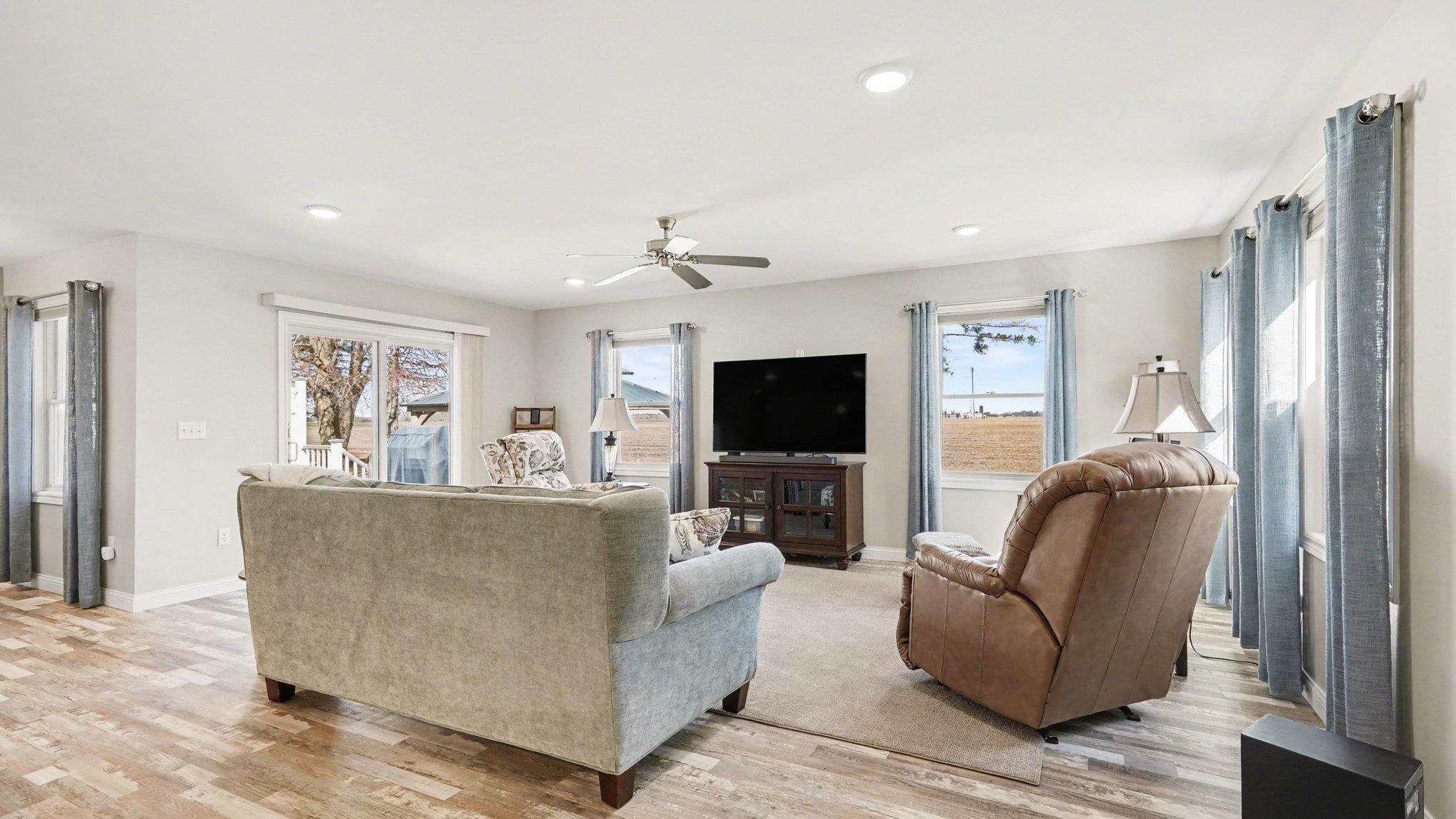 1571 East Cody Estey Road Pinconning, MI 48650 - Photo 6 of 33