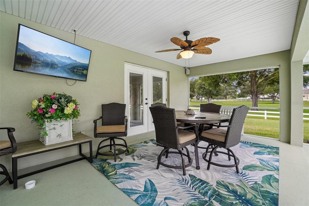 3934 Connersville Road Bartow, FL 33830 - Photo 35 of 81 a view of a dining room with furniture window and outside view