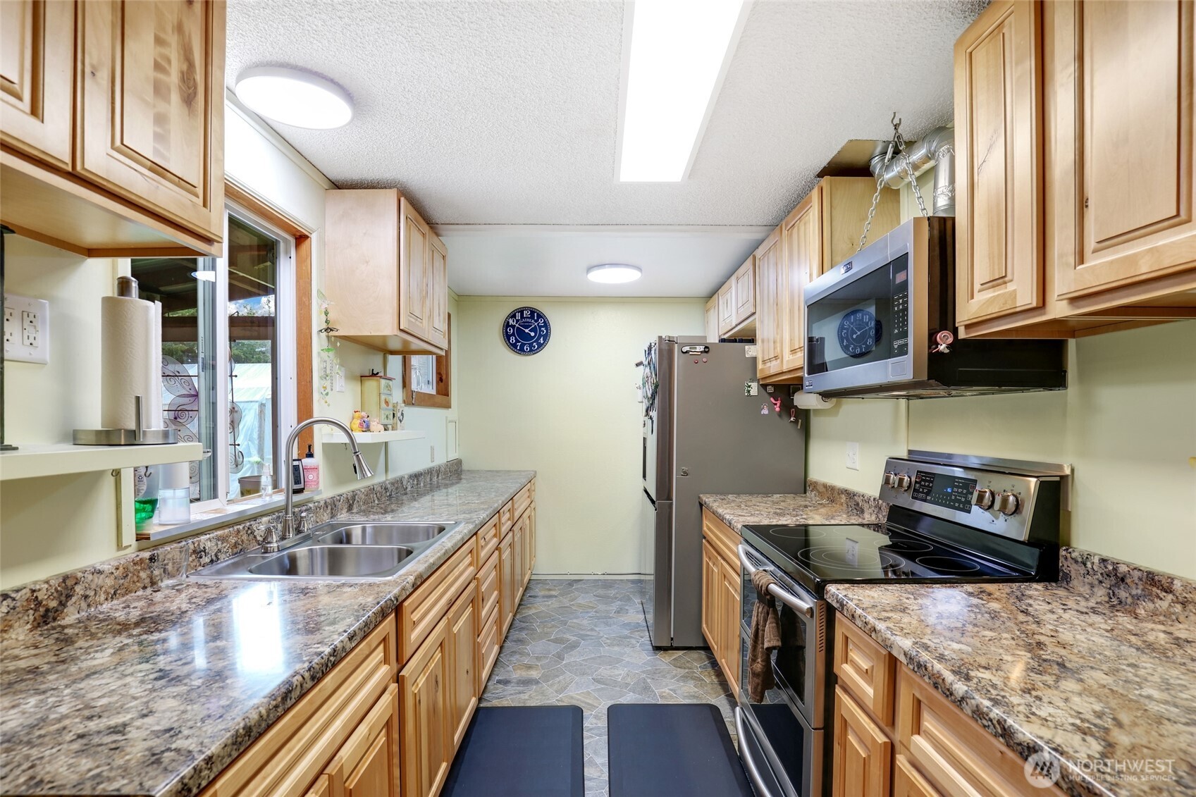 18417 Apricot Street Southwest Rochester, WA 98579 - Photo 5 of 34