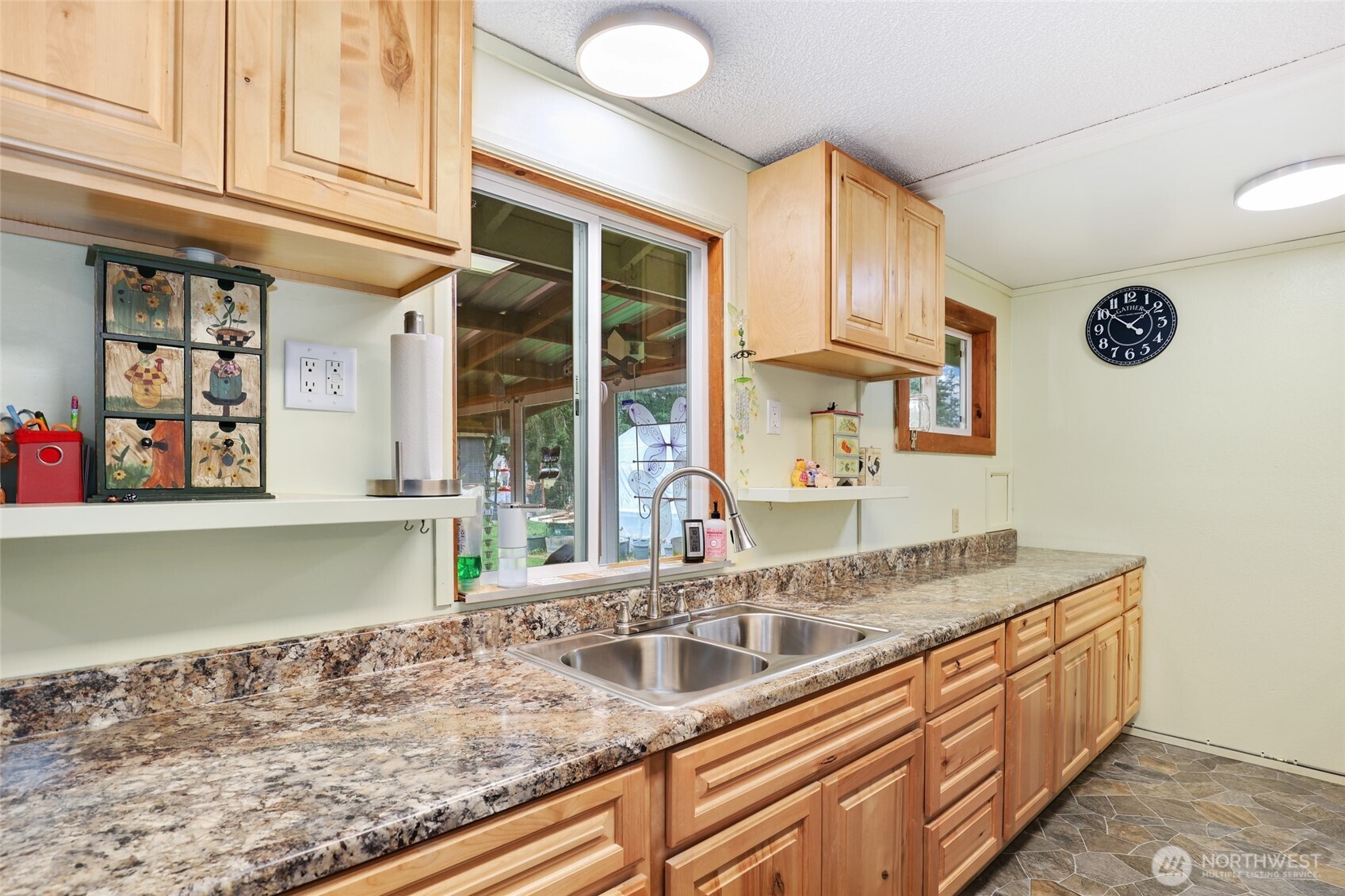 18417 Apricot Street Southwest Rochester, WA 98579 - Photo 6 of 34