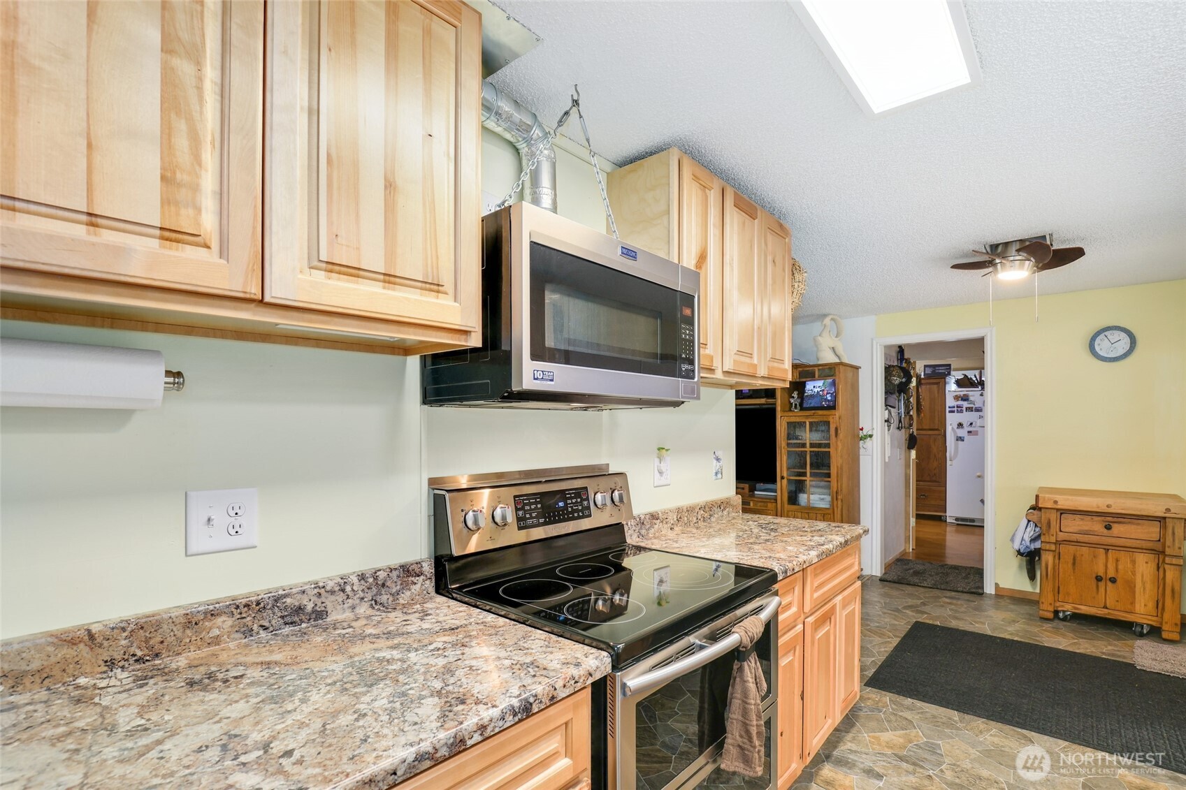 18417 Apricot Street Southwest Rochester, WA 98579 - Photo 10 of 34