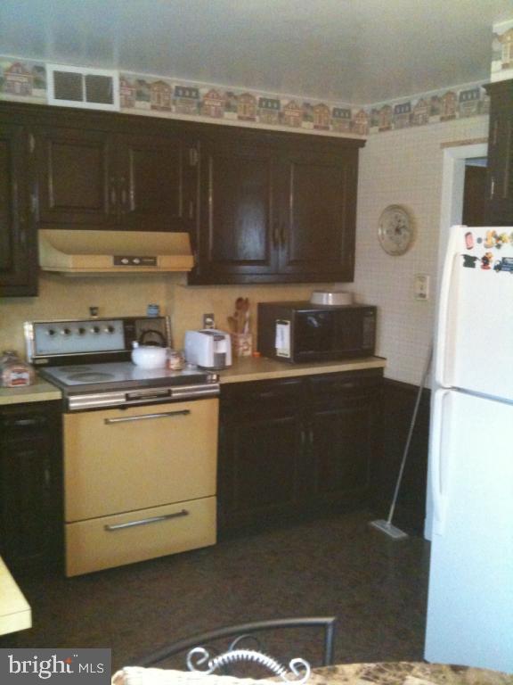 151 Riverside Avenue Lancaster, PA 17602 - Photo 5 of 11 Gallery Image 5