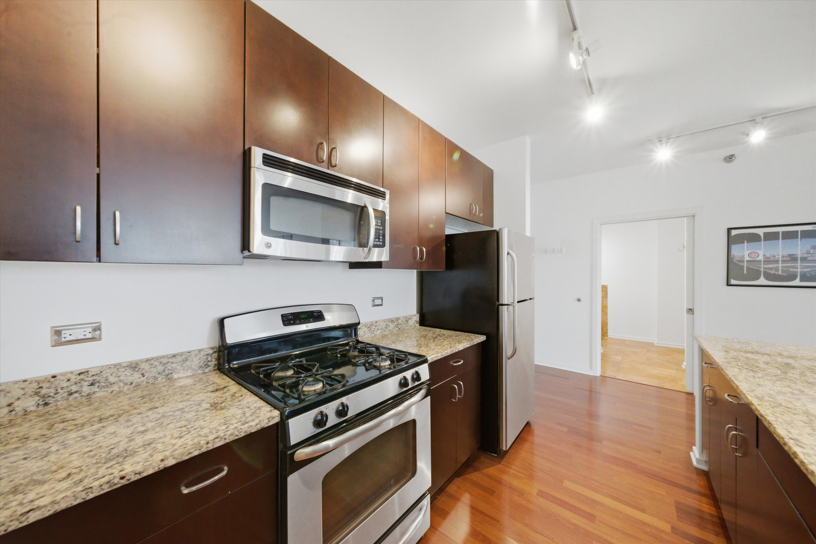 123 South Green Street, Unit 702B Chicago, IL 60607 - Photo 4 of 27