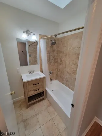 $1,825 | 34 Main Street, Unit 3, South Bound Brook, NJ 08880