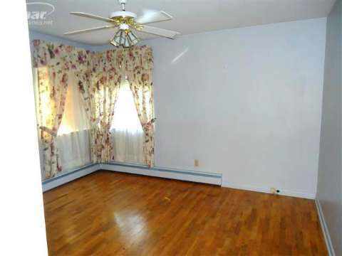 2374 Covert Road Burton, MI 48509 - Photo 8 of 33 20373980-7.JPG