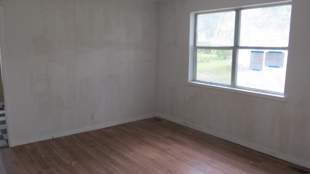 1590 Bevard Road Clarksville, TN 37042 - Photo 4 of 7 Living Room