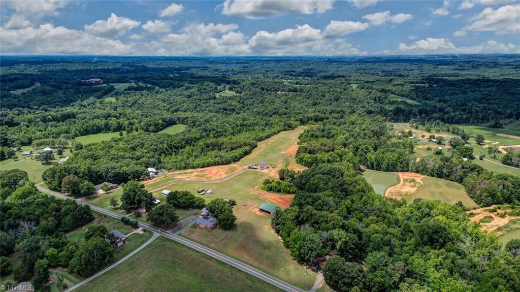 2311 Grooms Road Reidsville, NC 27320 - Photo 5 of 36 Gallery Image 5
