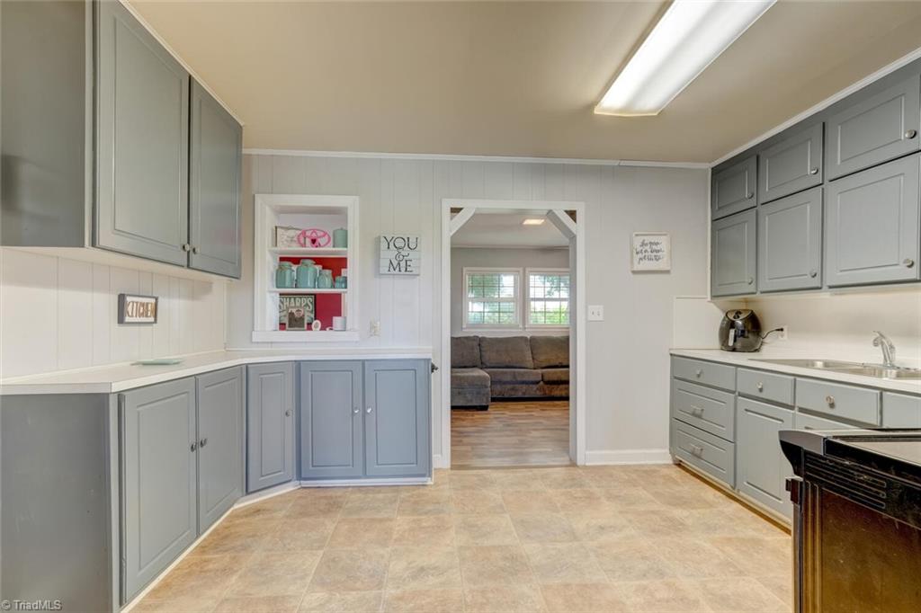 2311 Grooms Road Reidsville, NC 27320 - Photo 10 of 36 Gallery Image 10