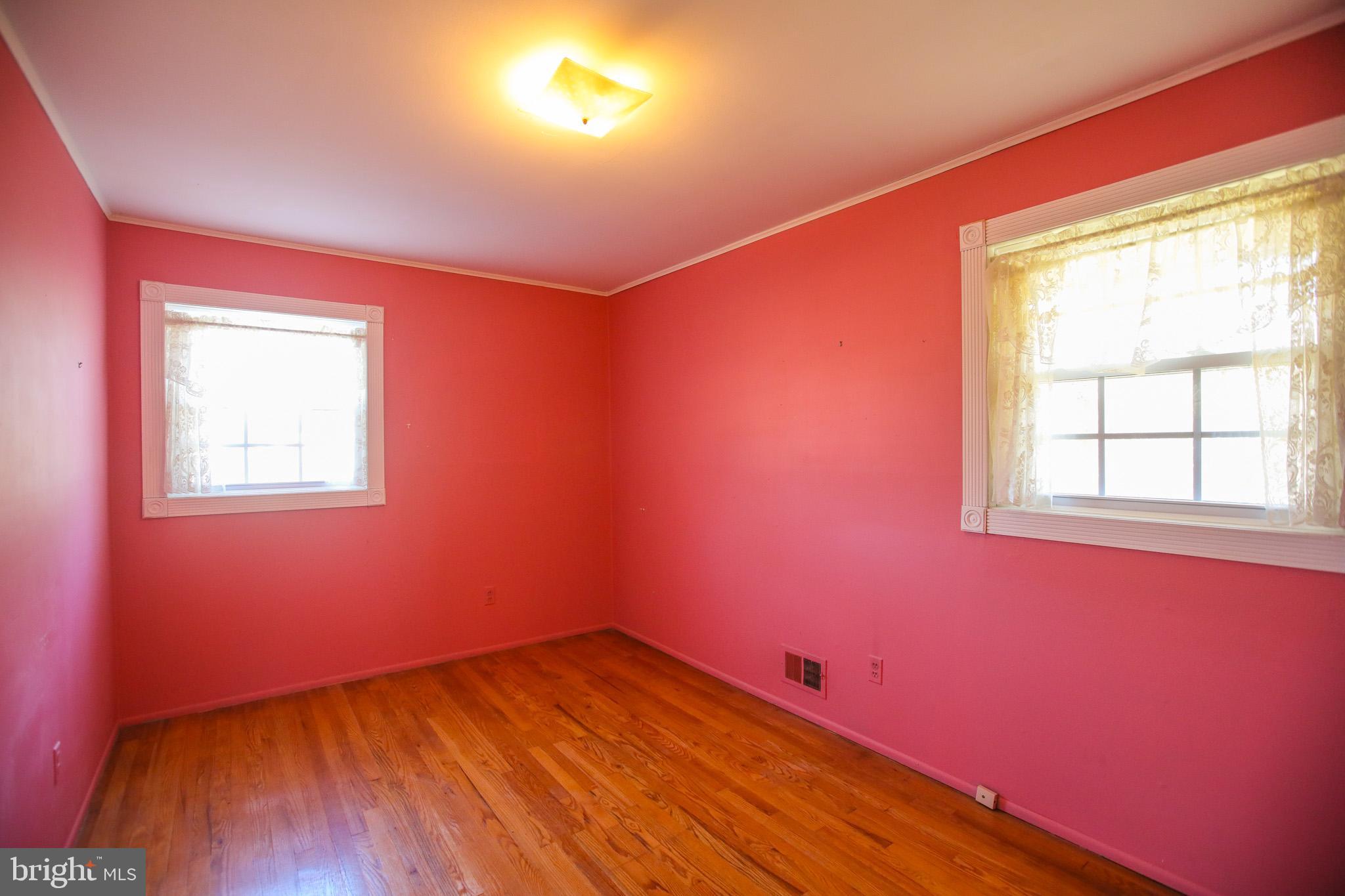 8815 Jandell Road Lorton, VA 22079 - Photo 13 of 27 an empty room with a window