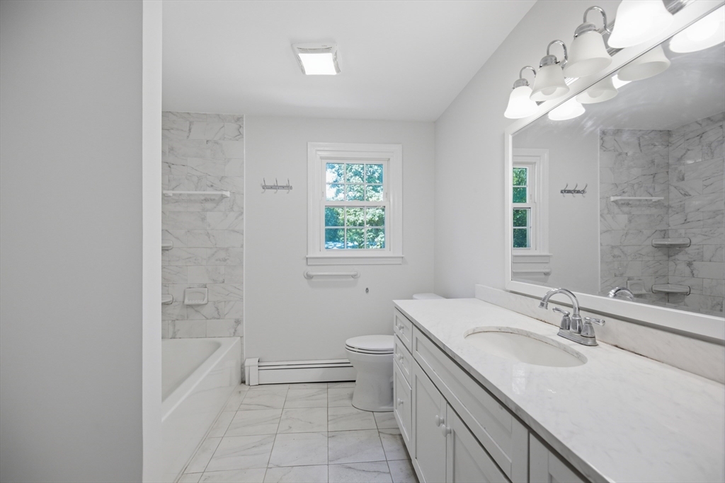 198 Hollis Road Lunenburg, MA 01462 - Photo 15 of 29 Gallery Image 15