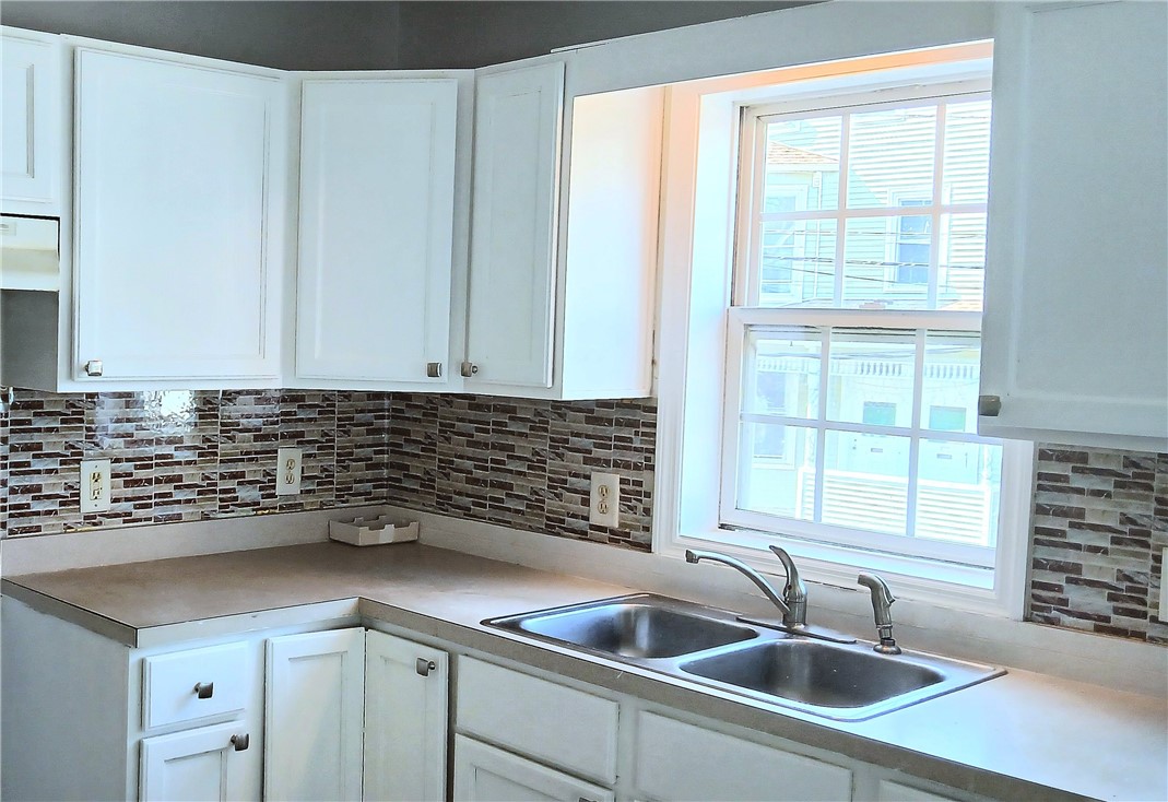 30 Rosedale Street Providence, RI 02909 - Photo 11 of 26