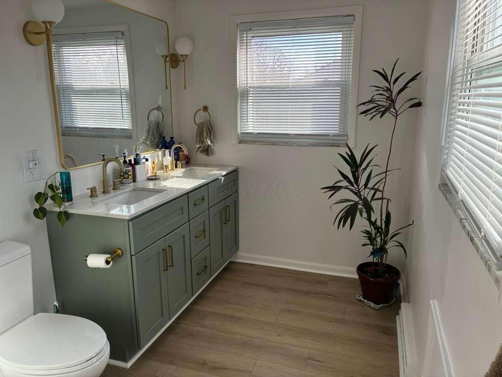 65 South Gould Road Columbus, OH 43209 - Photo 42 of 55 Owners Full Bathroom