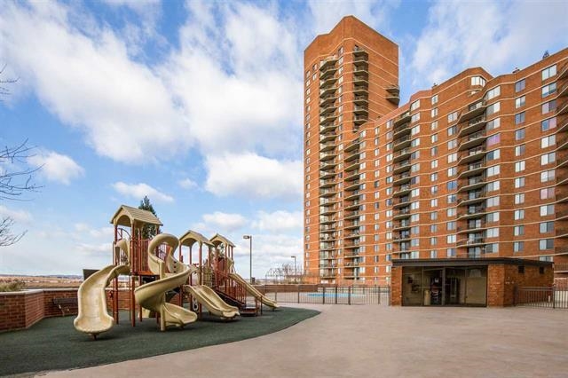 1908 Harmon Cove Tower, Unit 1908 Secaucus, NJ 07094 - Photo 39 of 49