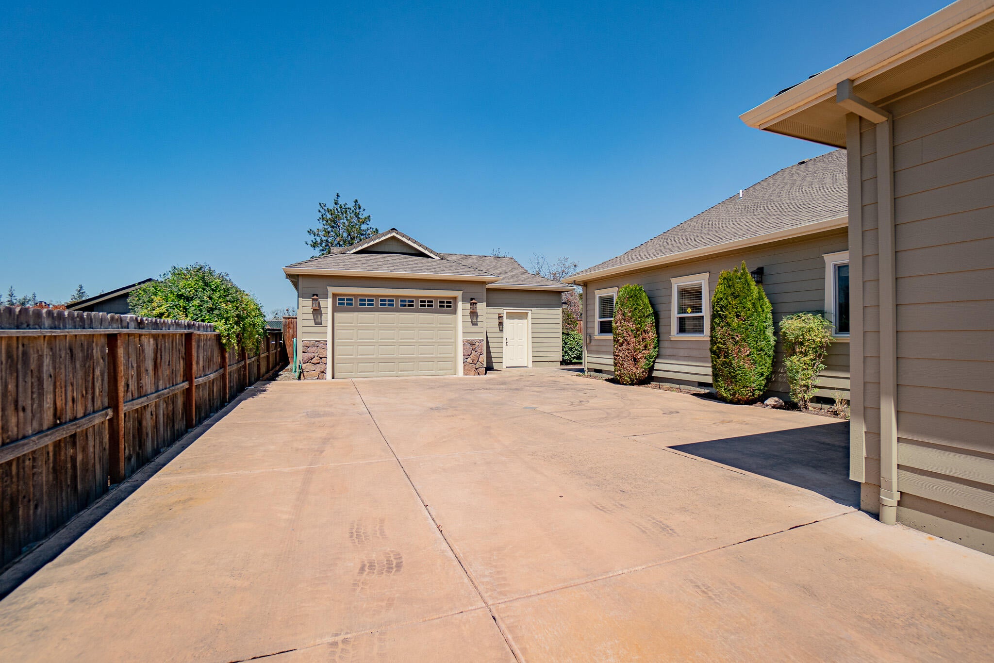 2329 Rabun Way Central Point, OR 97502 - Photo 31 of 40 DSC04458-HDR