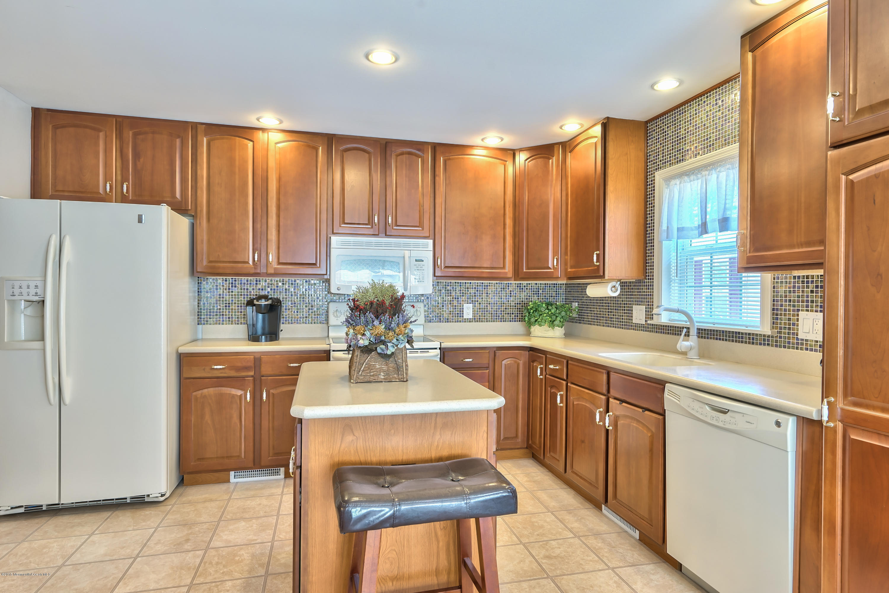 13 Village Road Morganville, NJ 07751 - Photo 8 of 30 13 Village Rd Marlboro-print-016-26-Kitc