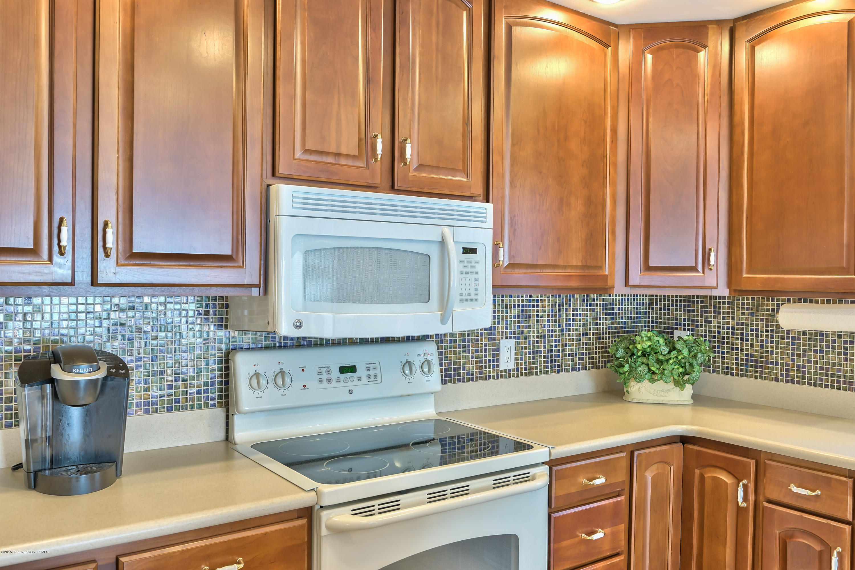 13 Village Road Morganville, NJ 07751 - Photo 10 of 30 13 Village Rd Marlboro-print-020-49-Kitc