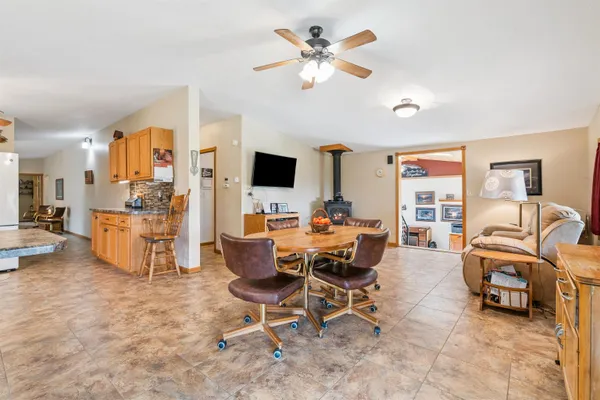 $469,000 | 2334 Longview Lane, Harpers Ferry, IA 52146