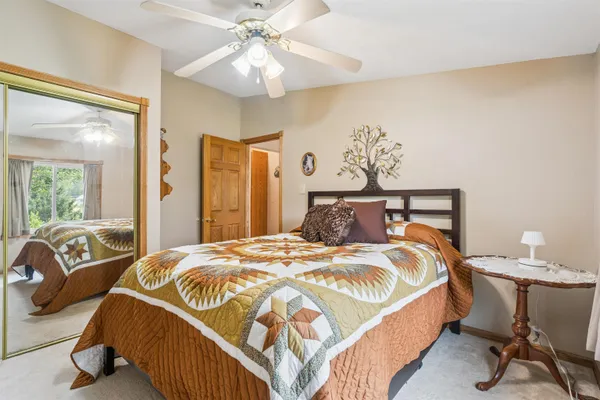 $469,000 | 2334 Longview Lane, Harpers Ferry, IA 52146