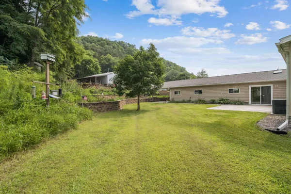 $469,000 | 2334 Longview Lane, Harpers Ferry, IA 52146