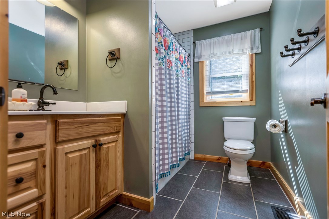 62063 Savage Road Cambridge, OH 43725 - Photo 16 of 50