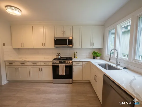 $339,000 | 8 Lyle Court, Unit G, Farmington, CT 06032