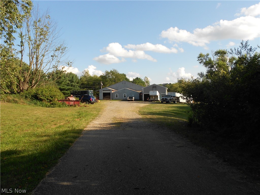 950 Fixler Road Wadsworth, OH 44281 - Photo 2 of 20