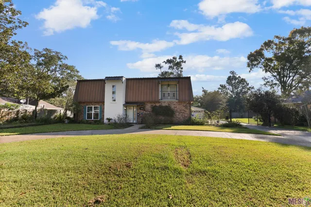 $365,000 | 1139 East Riveroaks Drive, Baton Rouge, LA 70815