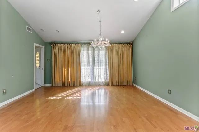$365,000 | 1139 East Riveroaks Drive, Baton Rouge, LA 70815