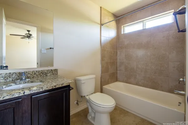 $1,595 | 6615 Arancione Avenue, Unit 103, San Antonio, TX 78233